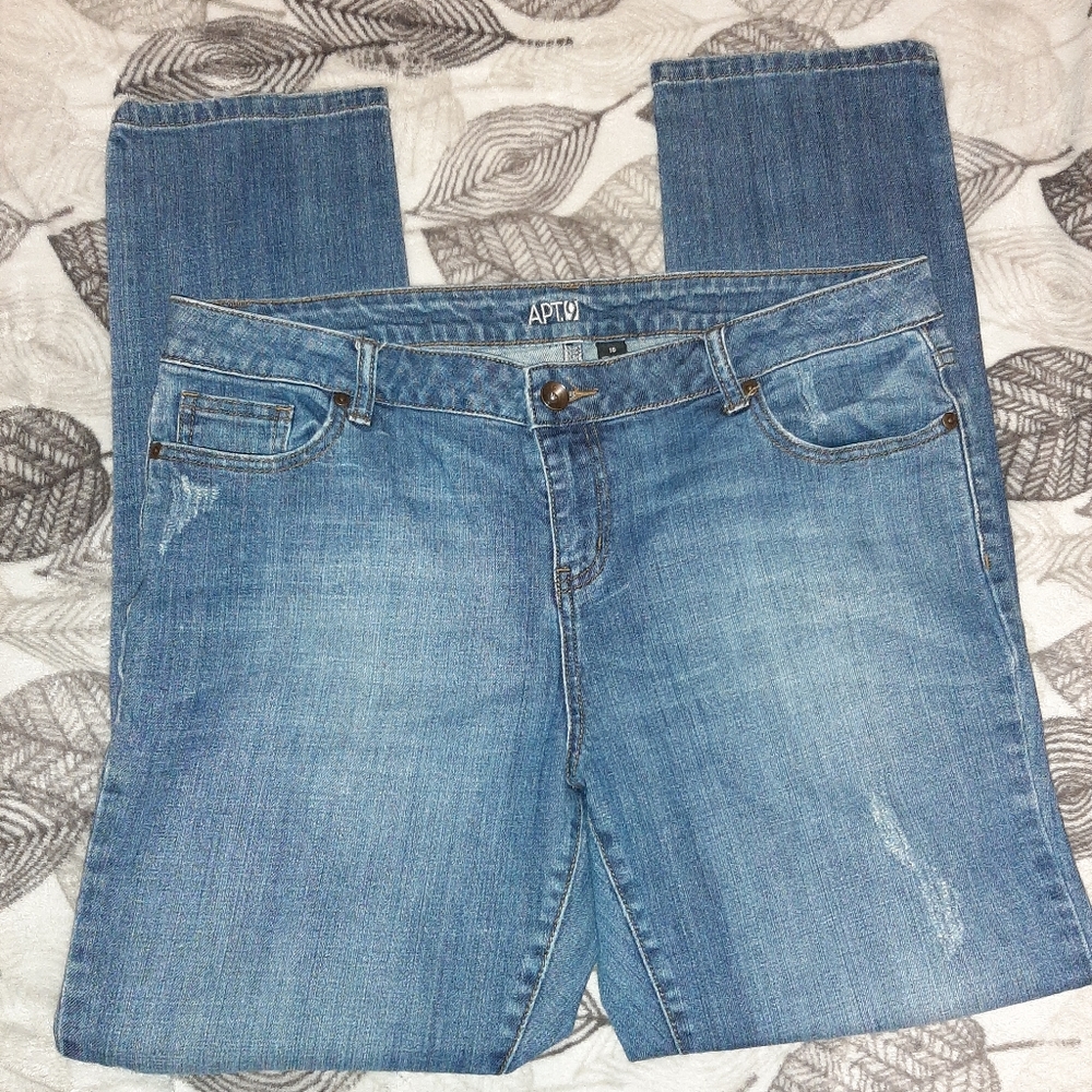 Apt 9 Distressed Jeans straight Knee Hole Size 16